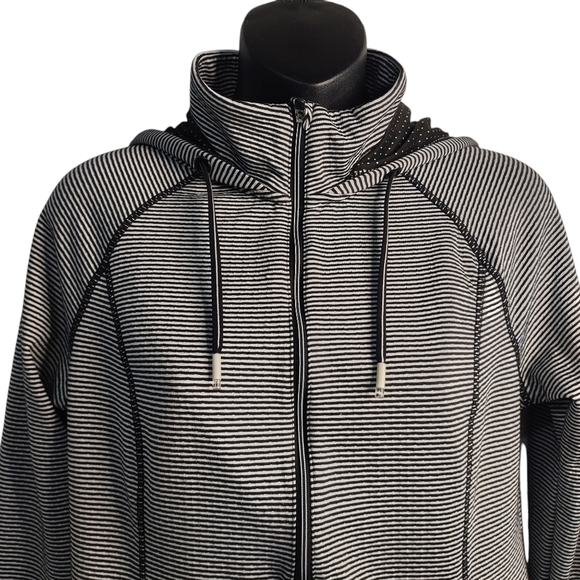 Tangerine Hoodie Women's Black White Striped Hoodie Size Medium - Picture 3 of 9